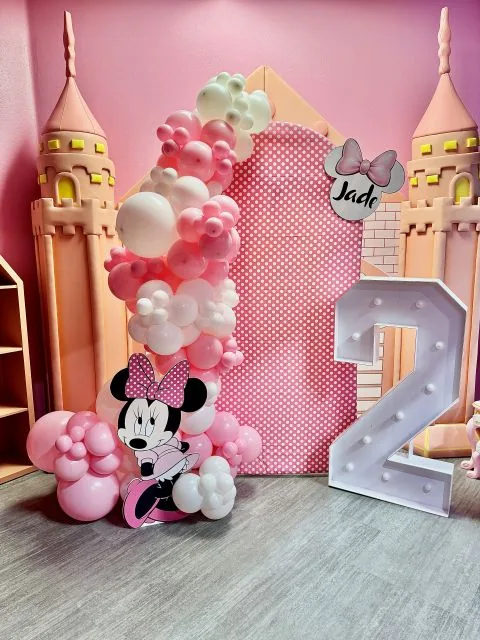 Birthday balloon decoration in Sacramento CA