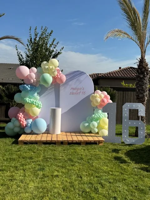 Birthday balloon decoration in Sacramento CA