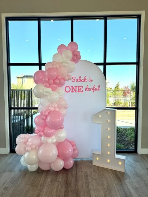 Birthday balloon decoration in Sacramento CA