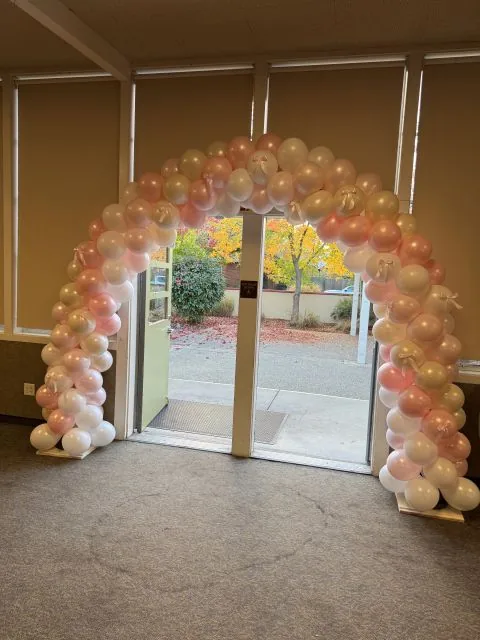Classic balloon arch in Sacramento CA