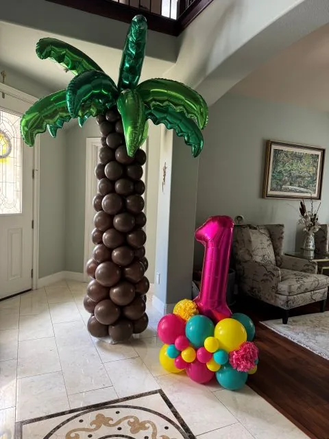 Custom balloon decoration in Sacramento CA