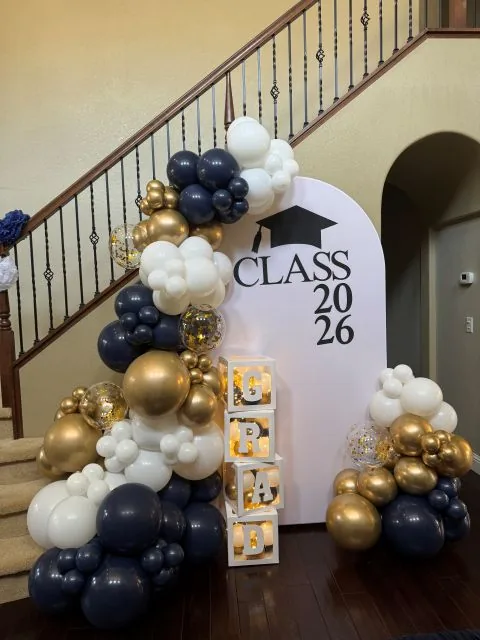 Graduation balloon decoration in Sacramento CA