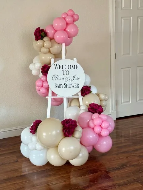 Welcome sign with balloon garland in Sacramento CA
