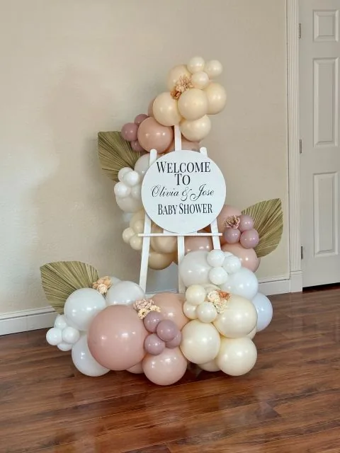 Welcome sign with balloon garland in Sacramento CA
