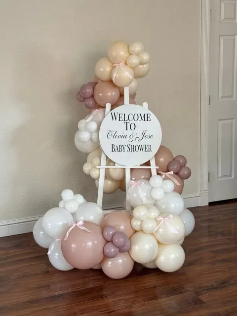 Welcome sign with balloon garland in Sacramento CA