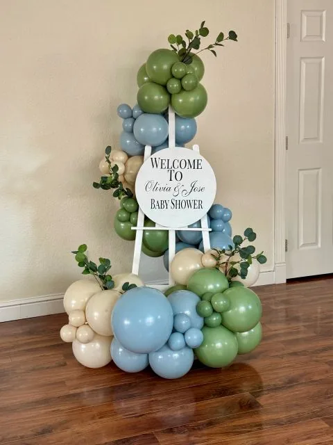 Welcome sign with balloon garland in Sacramento CA