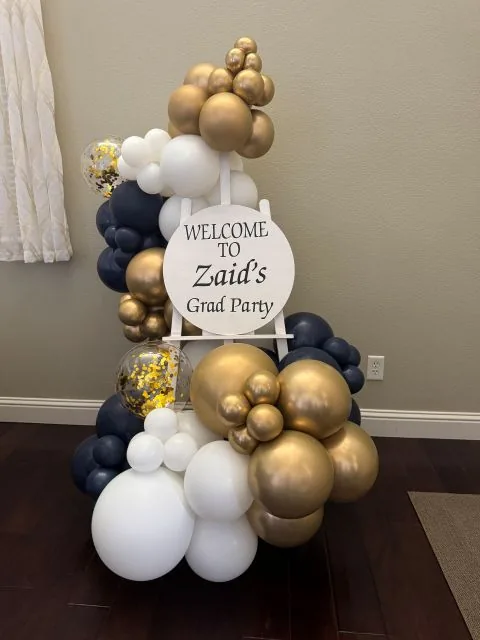 Welcome sign with balloon garland in Sacramento CA