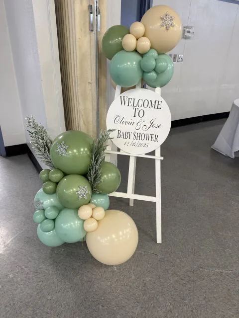 Welcome sign with balloon garland in Sacramento CA